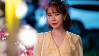 Yoo In Na kembali didapuk menjadi pemeran utama dalam drakor The Spy Who Loved Me. Tampil cantik dengan rambut pendek yang membuatnya terlihat fresh dan awet muda. Foto: Instagram @amazingyooinna @yooinna065