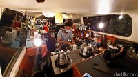 Hasilnya banyak orang yang tertarik untuk mampir kemari. Dari sini lah banyak penjual yang semagat untuk terus berjualan. Foto: dok. detikFood/Arbi Anugrah