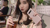 Selain memasak, perempuan cantik kelahiran 10 Juli 2000 memiliki ketertarikan tersendiri dengan kuliner. Foto: Instagram @zhryuriva