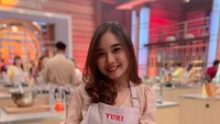 Nama Zahra Yuriva ramai dibicarakan netizen karena menjadi peserta di Masterchef Indonesia season 7. Banyak yang tak menyangka ternyata Yuri pandai memasak. Foto: Instagram @zhryuriva