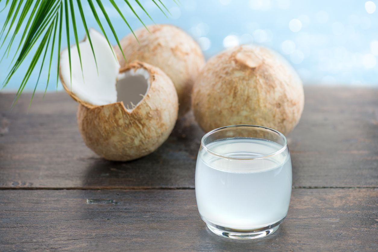Air Kelapa Tua Punya Nutrisi Berlimpah