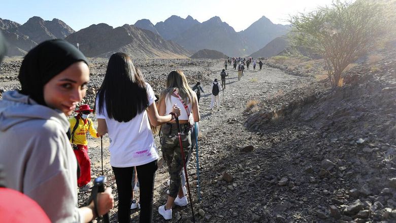 Aksi Para Wanita Saat Daki Gunung-Kayuh Kayak di Pekan Olahraga Dubai Dewan Olahraga Dubai mengadakan sejumlah acara olahraga untuk komunitas lokal dan internasional. Kali ini rombongan wanita diajak mengayuh kayak di pegunungan.