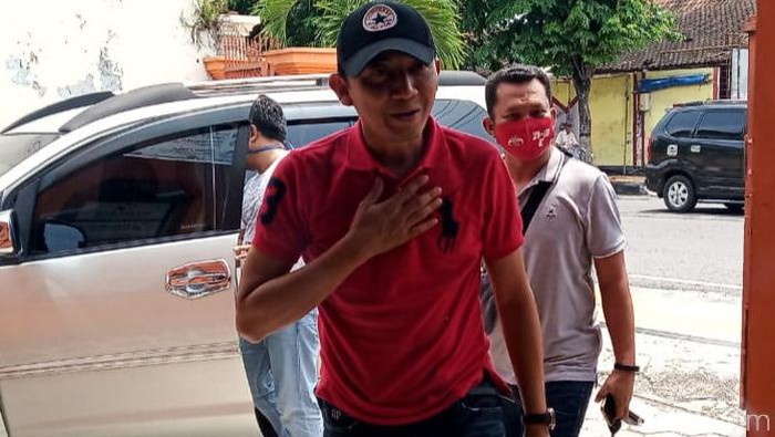 Cabup Klaten Arif Budiyono datangi kantor Bawaslu Klaten, Sabtu (24/10/2020).