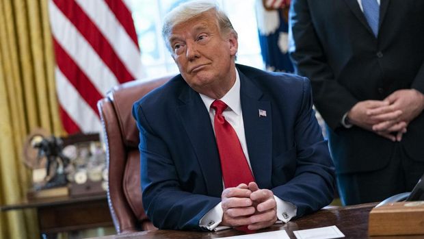 US President Donald Trump announces that Sudan will normalize relations with Israel at the White House in Washington, DC, on October 23, 2020. - 