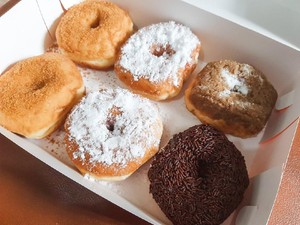 Nassar Jualan Donat, Begini Rasa Donat Misro hingga Tuna Buatannya
