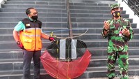 Ternyata sudah ada tiga layang-layang yang terbang di area aeorodrome bandara Adisutjipto yang disita.