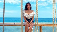 Jessica Iskandar berpose sendirian. Foto: Instagram Jessica Iskandar