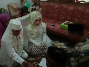 Usai Ajukan Talak, Kakek Sarna Ogah Jauh dari Istrinya Usia 17 Tahun