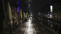 Wilayah utara Lombardy, yang merupakan titik darurat Corona di Italia memutuskan untuk memberlakukan jam malam mulai pukul 23.00 hingga 5.00 pagi.