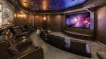 Keren Banget! Rumah Ini Punya Bioskop Mini