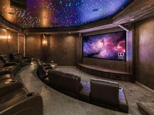 Keren Banget! Rumah Ini Punya Bioskop Mini