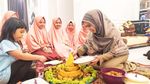 Kurma Muda dan Jus Lemon, Kudapan Favorit Oki Setiana Dewi