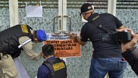 Griya pijat tersebut kini telah disegel oleh aparat.  Istimewa/Dok. Satpol PP Tangsel.