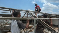 Dampak kerusakan rumah-rumah yang menjadi korban hantaman angin puting beliung tersebut pun beragam, mulai dari rusak sedang, hingga berat.