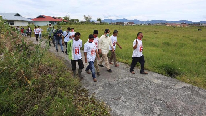 Meninjau area perkebunan warga di Jorong pasa, nagari sungai nanam, kec lembah gumanti, Kabupaten Solok, Sabtu 24 Oktober 2020/Dok Gerindra Sumbar