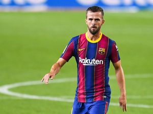 Miralem Pjanic Dikabarkan Mau Potong Gaji Demi Balik ke Juventus