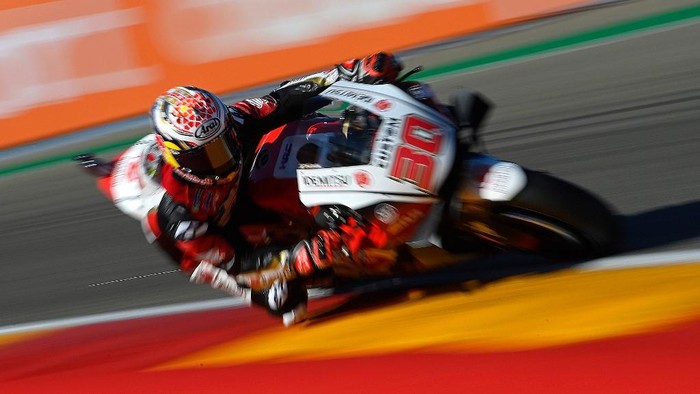 LCR Honda IDEMITSUs Japanese rider Takaaki Nakagami takes part in the third practice session ahead of the MotoGP Grand Prix of Teruel at the Motorland circuit in Alcaniz on October 24, 2020. (Photo by PIERRE-PHILIPPE MARCOU / AFP)
