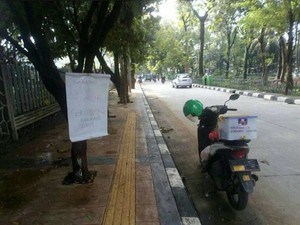 Orderan Sepi Gegara Corona, Driver Ojol Ini Nyambi Jualan Nasi Goreng