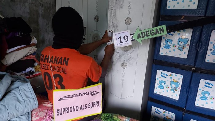 Paman yang memperkosa lalu membunuh keponakan di Deli Serdang, Sumut menjalani prarekonstruksi.
