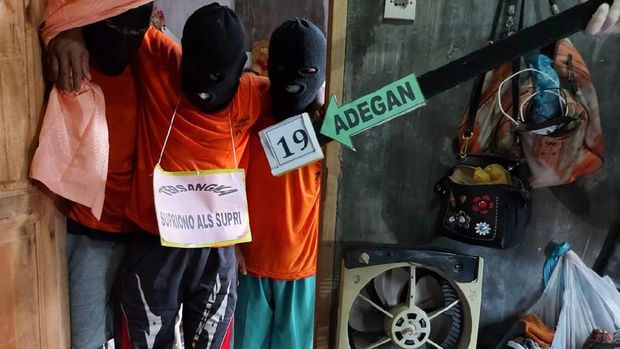 Paman yang memperkosa lalu membunuh keponakan di Deli Serdang, Sumut menjalani prarekonstruksi.
