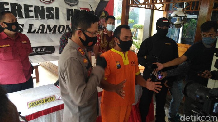 penusukan di lamongan