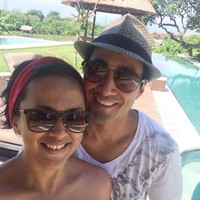 Sarah Sechan dan Neil Furuno yang telah menikah di Los Angeles, Amerika pada 6 Maret 2015 hingga kini tetap menjalani kehidupan pernikahan yang harmonis. Perbedaan keyakinan antara keduanya tidak menghalangi kehidupan rumah tangganya. Foto: Instagram/@sarsehshoku