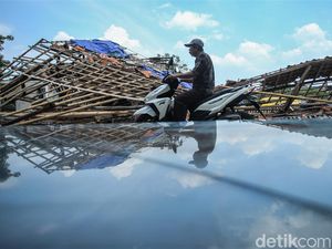Video Kesaksian Penjual Kopi yang Gerobaknya Diempas Puting Beliung
