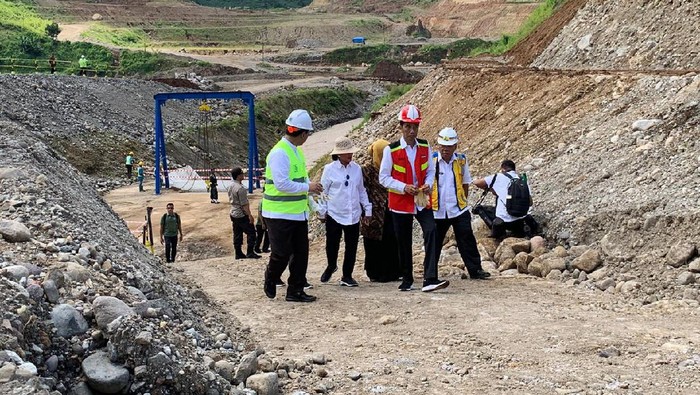 Serba-serbi 5 Tahun Jokowi-Jk dan 1 Tahun Jokowi-Ma'ruf 5 Tahun Jokowi-JK dan 1 Tahun Jokowi-Ma'ruf Amin baru saja dilewati. Berikut serba-serbi pencapaian para tokoh tersebut untuk Indonesia.