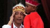 Angka stunting di Papua mengalami penurunan dari 40,1 persen pada 2013 menjadi 32,9 persen pada 2018. Hal yang sama juga terjadi di Papua Barat, angka stunting turun dari 44,6 persen pada 2013 menjadi 27,8 persen pada 2018. Angka harapan hidup di Papua mengalami peningkatan dari 64.76 pada 2013 menjadi 65.36. Sedangkan di Papua Barat angka harapan hidup meningkat dari 65.14 pada 2013 menjadi 65.15 pada 65.15. Rengga Sancaya/detikcom