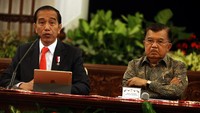 Periode jabatan Jokowi-JK berakhir tepat pada 20 Oktober 2019. Jokowi dilantik kembali menjadi presiden dengan Maruf Amin sebagai pendampingnya. Bagaimana menurut Anda? Apakah puas dengan 5 tahun kinerja pemerintahan Jokowi-JK? Rengga Sancaya/detikcom