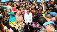 Sektor lainnya terkait pencapaian Jokowi-JK yaitu informasi kepada publik terkait potensi kebencanaan disampaikan lebih dini dan penanggulangan kebencanaan ditangani lebih sigap. Indeks rata-rata nasional 156.4 pada 2015 menjadi 146.3 pada 2019. Indeks risiko rata-rata prioritas nasional 169,4 pada 2015 menjadi 136.1 pada 2019. Rengga Sancaya/detikcom