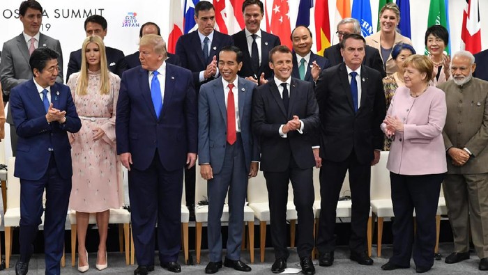 Serba-serbi 5 Tahun Jokowi-Jk dan 1 Tahun Jokowi-Ma'ruf 5 Tahun Jokowi-JK dan 1 Tahun Jokowi-Ma'ruf Amin baru saja dilewati. Berikut serba-serbi pencapaian para tokoh tersebut untuk Indonesia.