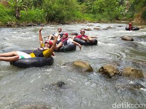 Seru! Pacu Adrenalin di Sedekan River Tubing yang Lagi Hits