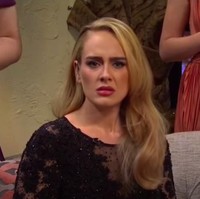 Mantan istri Simon Konecki itu pun mempesona para penonton dalam penampilan pertamanya setelah mentransformasi bentuk tubuh. Wanita asal Inggris tersebut tampil cantik mengenakan dress dan atasan hitam yang membentuk tubuh barunya. Foto: YouTube Daydreamer