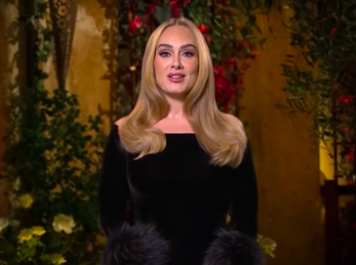 Adele tampil di TV