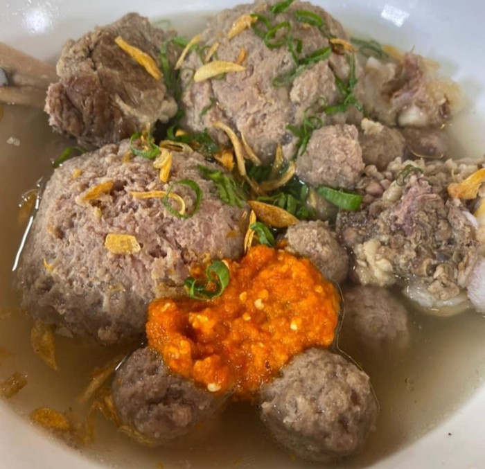 Bakso Jumbo Isi Tetelan dan Sambal Bakso Jumbo Isi Tetelan dan Sambal