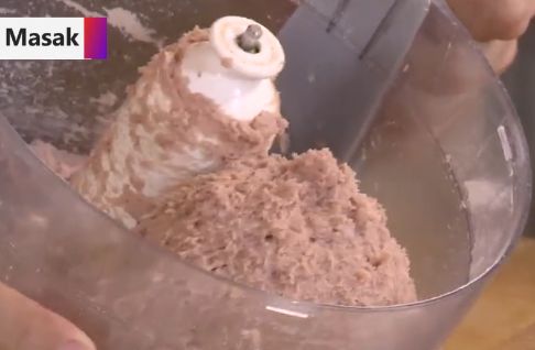 Bakso Jumbo Isi Tetelan dan Sambal