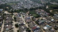Banjir akibat luapan kali Cikeas dengan ketinggian 60 cm hingga 2 meter memasuki pemukiman warga pada (24/10) pukul 23.00 WIB.