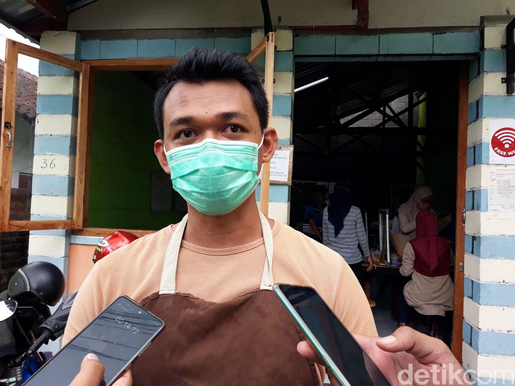 Cerita Koki yang Kena PHK Akibat COVID-19 Kini Beralih Jadi Relawan
