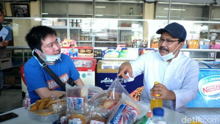 Keseriusan meningkatkan daya saing UMKM ditunjukkan paslon Pilwali Pasuruan nomor urut 01, Saifullah Yusuf (Gus Ipul) dan Adi Wibowo. Keduanya bergantian mendatangi pelaku UMKM dan pedagang kecil, untuk mendengarkan keluh kesah meraka.