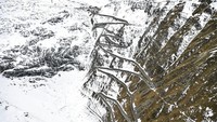 Pemandangan jalan yang mengarah ke Stelvio Pass, 2.757 meter (9.045 kaki) di atas permukaan laut. AP Photo/Marco Alpozzi