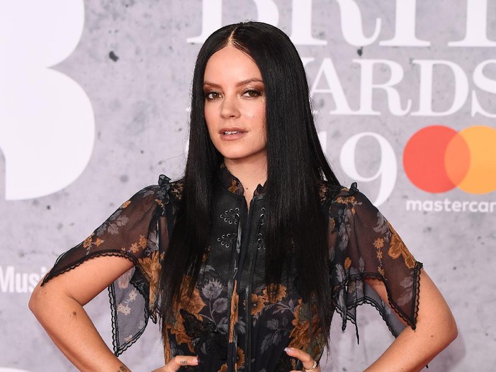 Lily Allen LONDON, ENGLAND - FEBRUARY 20: (EDITORIAL USE ONLY) Lily Allen attends The BRIT Awards 2019 held at The O2 Arena on February 20, 2019 in London, England. (Photo by Jeff Spicer/Getty Images)