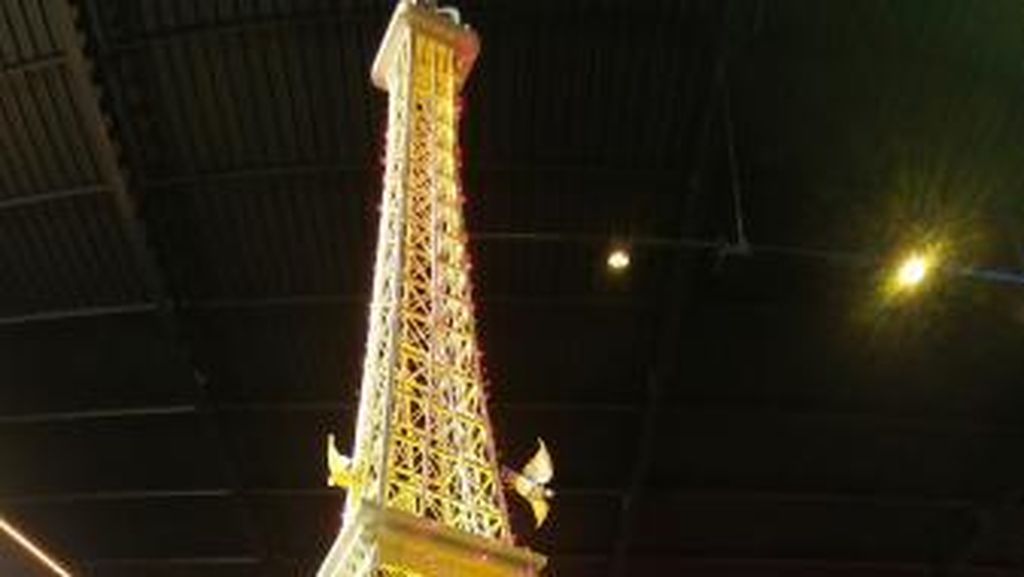 Penampakan Menara Eiffel Pindah ke Kota Malang