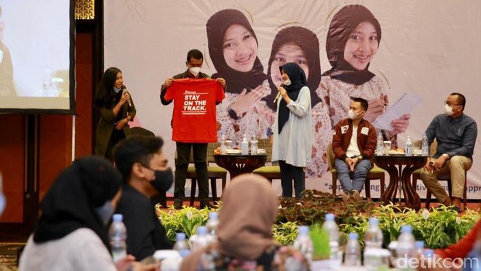 Paslon Bupati dan Wakil Bupati Banyuwangi nomer urut 2, Ipuk Fiestiandani Azwar Anas dan Sugirah menggelar kegiatan menggali aspirasi dari milenial. Acara ini yakni Millennials Speak Up (Milenial Bersuara).