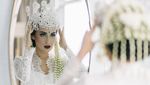 Cantik Banget! Vicy Melanie Pakai Siger di Hari Pernikahan