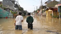 Tak hanya di PGP, setidaknya ada tujuh wilayah di Bekasi yang terendam banjir. Ketujuh wilayah itu yakni Villa Jati Rasa, Nusa Indah, Villa Nusa Indah, Pondok Gede Permai, Kartini, Teluk Pucung dan Kemang Ifi.
