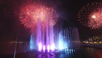 The Palm Fountain ini merupakan air mancur terbesar di dunia yang memecahkan Rekor Dunia Guinness di Pointe.