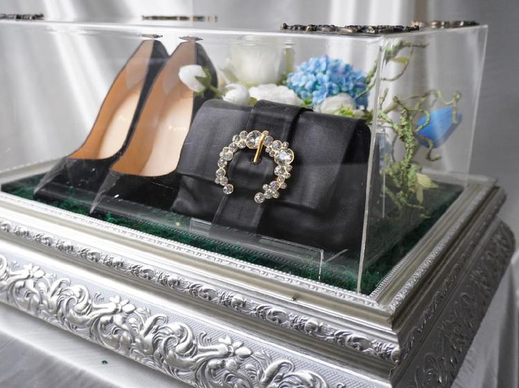 Uniknya Seserahan Kevin Aprilio-Vicy Melanie, Kue Wajik Hingga Sepatu Mewah