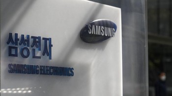 Para pimpinan Samsung memang bekerja keras menaikkan citra perusahaan dan memastikan untuk selalu memproduksi produk bagus. Etos seperti itu ditanamkan oleh sosok bernama Lee Kun Hee. Foto: AP/Schalk van Zuydam