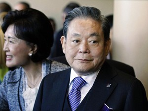 Mendiang Bos Samsung Bakar 150 Ribu HP Karena Jelek